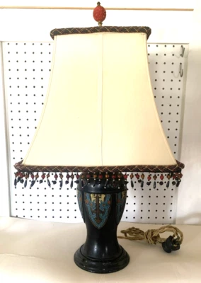 Lámpara de mesa victoriana de madera tallada antigua rara del siglo XIX Hubbell enchufe y pantalla de bellota Foto 1 de 4