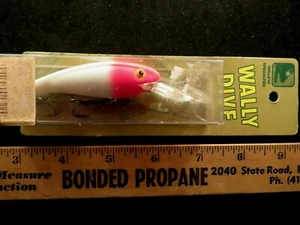 EARLY WALLEYE SPECIALTIES WALLY DIVE FISHING LURE COPYRIGHT 1987 NEW/OLD STOCK - Picture 1 of 4