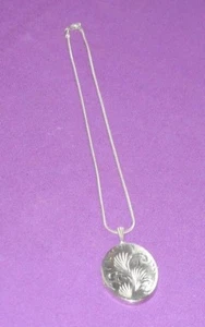 MEDALLÓN Y CADENA COLGANTE PLATA ESTERLINA GRANDE VINTAGE 1978 CON SELLO - Imagen 1 de 11