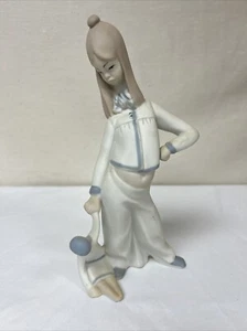 Made In Spain TANG Keramik Mädchen mit Stoffpuppe Figur - Bild 1 von 6