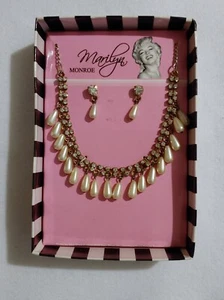 Costume Jewelry-Marilyn Monroe-Necklace & Earrings-Faux Pearls/Prong set rhinest - Picture 1 of 11