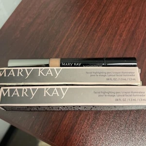 New In Box Mary Kay Facial Highlighting Pen Shade 3 Full Size Free Ship Lot Of 2 - Picture 1 of 3