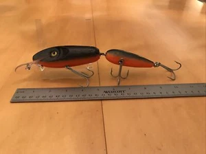 8” Musky Deep Diver Jointed Crankbait 2.5oz 70g New Black Orange Glitter 3 Hooks - Picture 1 of 4