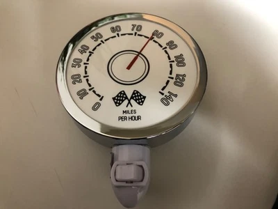 Pottery Barn Niños Velocímetro Coche de Carreras Luz Nocturna Foto 1 de 2