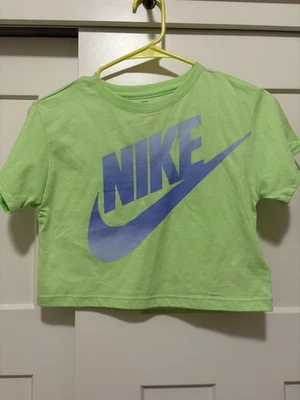 Camiseta corta Nike 5/6 para niñas - nueva sin etiquetas Foto 1 de 3
