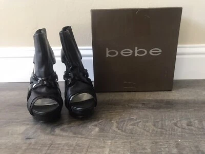 Bebe Zapatos Bombas Plataforma Tacones Altos Talla 8.5 Negro Peep Toe Foto 1 de 4