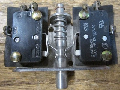 SIN USAR NOS Unimax 23TL6-4 Micro Limit 15A Interruptor de Seguridad de Enclavamiento de Puerta Émbolo Foto 1 de 4