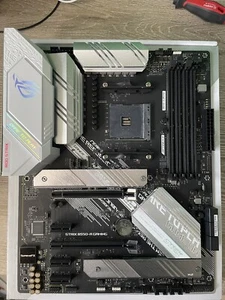 ASUS Rog Strip B550-A Gaming - Photo 1/3