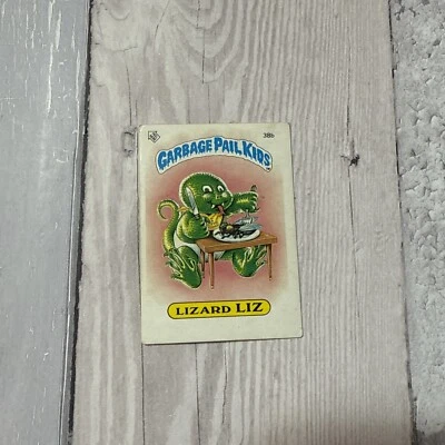 Garbage Pail Kids Card UK Mini Version Series 1 2" X 3" Lizard Liz 38b ID:88877 - Image 1 of 2