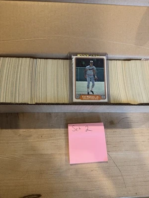 1982 Fleer Baseball Complete Set #1-660 Cal Ripken Jr. Rookie Card Near mint + B - Image 1 of 2