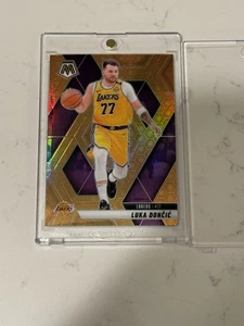 2024-25 Panini Mosaic Luka Doncic #100 HONEYCOMB SSP LAKERS - Imagen 1 de 5