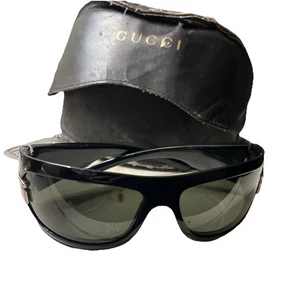 Gucci Sonnenbrille schwarz mit Lederetui (einige kleinere Kratzer auf den Gläsern) - Bild 1 von 2