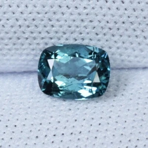 0.61 ct TOP LUSTROUS BLUE GREEN / NATURAL TOURMALINE - Cushion Gemstone Video !! - Picture 1 of 3
