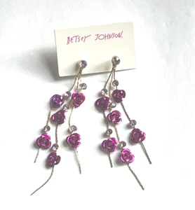 PENDIENTES COLGANTES BETSEY JOHNSON TONO DORADO CRISTAL PÚRPURA ESTRÁS FLOR - Imagen 1 de 1
