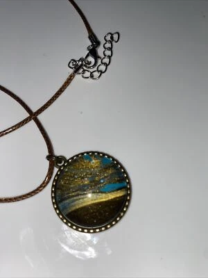 Gargantilla de Cuero Bronce Azul Resina Escena Collar Boho Lindo Nuevo Foto 1 de 4