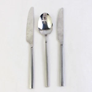 Lot of 3 Cambridge Stainless Steel Pattern Undetermined 2 Knives 1 Dinner Spoon - Bild 1 von 5