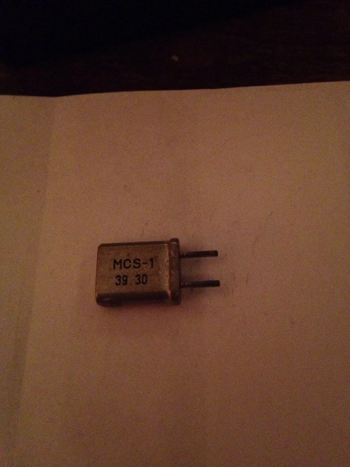 Cristal de escáner - 10,7 IF, Regency/RS - 39,300 MHz Foto 1 de 1