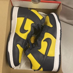 2020 Nike Dunk High Michigan CZ8149 700 UK 9 USA 10 EU 44 Varsity Maize - Picture 1 of 7