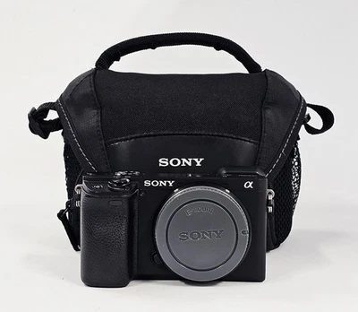 #Sony Alpha a6400 24.2MP Mirrorless Camera (S/N 4970177)+SONY BAG(3K COUNT) - Image 1 of 4
