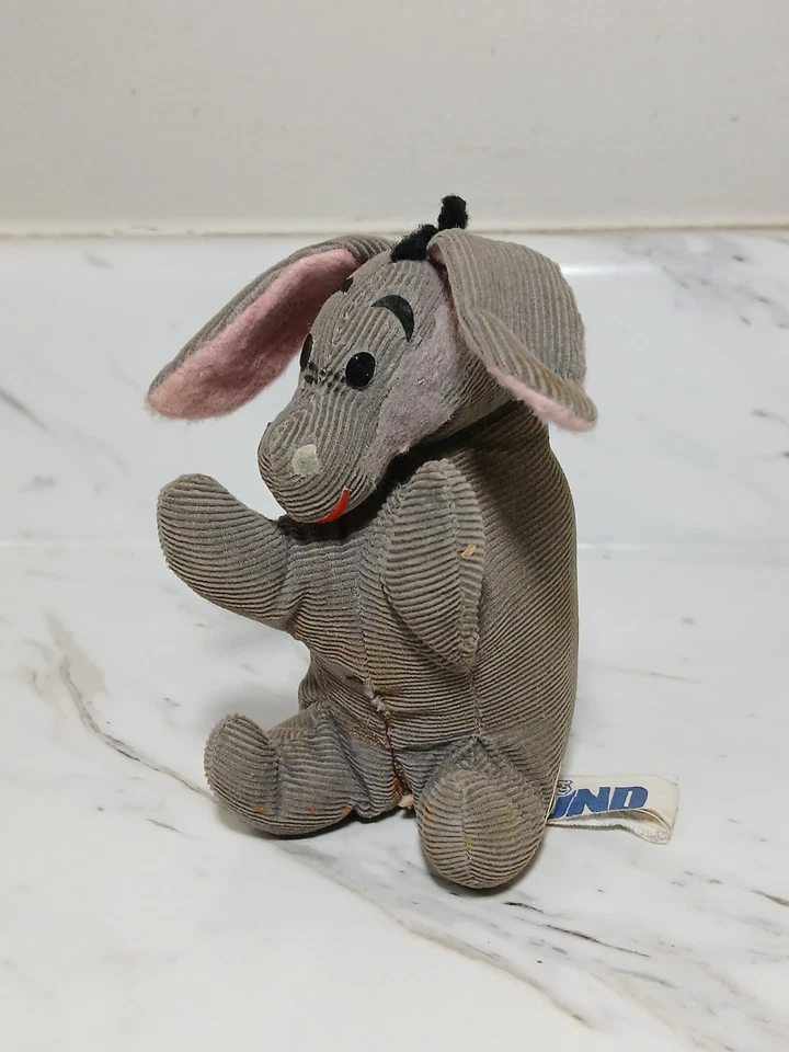 Peluche coleccionable vintage de los años 60 Eeyore Winnie The Pooh relleno de aserrín Foto 1 de 4