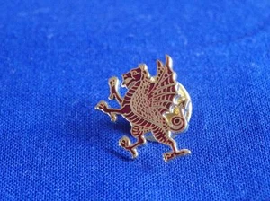 ROYAL WELCH FUSILIERS RAMPANT DRAGON LAPEL PIN - Picture 1 of 1