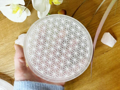 XL Selenit Ladeplatte Blume des Lebens – Kristalle reinigen & aufladen 14 cm - Bild 1 von 4