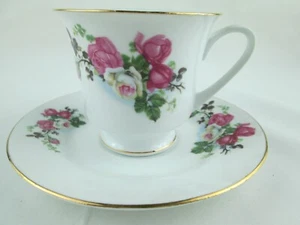 Beautiful Vintage Made in China Unbranded Gold-Trim Pink Rose Tea Cup and Saucer - Picture 1 of 8