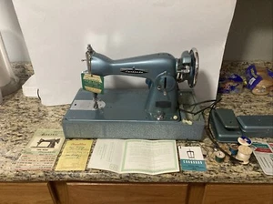 Vintage Coronado Sewing Machine Model 45-4118 Made in Japan WORKS *SEE NOTES* - Picture 1 of 24