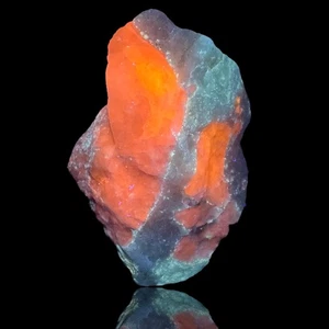 180 Karat fluoreszierender phosphoreszierender tenebrescent Hackmanit auf Matrix @AFG - Bild 1 von 13