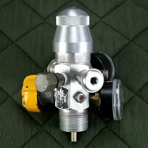 Scott ATO Model 22500-22 Oxygen Regulator with Gages & Two Outlets - Bild 1 von 4