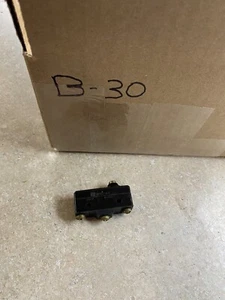 Honeywell Bz-2Rd-A2 Industrial Snap Action Switch, Overtravel, Plunger - Picture 1 of 3