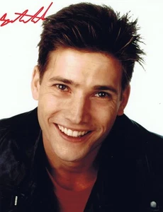 Sasha Mitchell signed Autogramm 8x10 Foto Kickboxer Step by Step Dallas mit COA - Bild 1 von 1