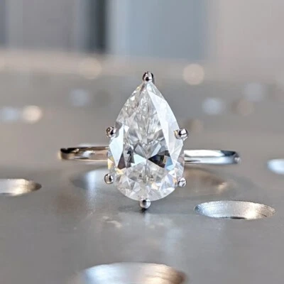 RARE 5.70Ct Off White Treated Diamond Solitaire Ring 925 Silver Excellent Luster - Image 1 of 4