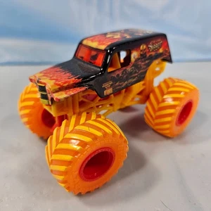 Spin Master Monster Jam Fire & Ice Grave Digger 1:64 Diecast - Picture 1 of 3