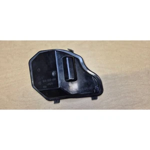 2004 2005 2006 2007 BMW 5 Series OEM Headlight Dust Cap Tab Damage - Picture 1 of 5