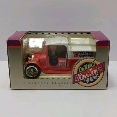 Banco de camión Liberty Classic 1916 Studebaker con llave TSC Tractor Supply Co. Diecast Foto 1 de 4