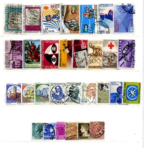 collezione ITALIA REPUBBLICA & REGNO LOTTO 30 FRANCOBOLLI Stamps FRANCOBOLLO - Picture 1 of 1