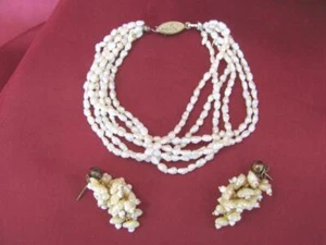 VINTAGE LADIES NATURAL PEARLS SET NECKLACE & PAIR OF EARRINGS - Picture 1 of 8