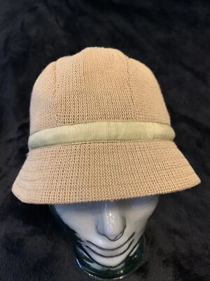 Sombrero de mujer talla única Liz Claiborne beige tejido Cloche con banda y lazo pequeño Foto 1 de 4