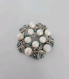 Vtg Wreath Brooch Signed Sarah Coventry Floral Faux Pearl Faux Turquoise 2" Pin - Picture 1 of 6