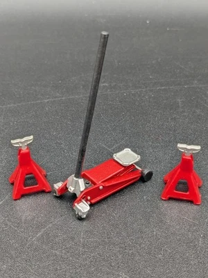 Миниатюрная сервисная станция для кукольного домика гидравлические домкраты и домкраты - Изображение 1 из 4