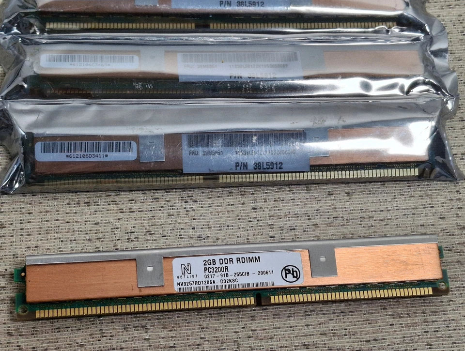 Netlist IBM 4GB RAM Kit/ 2X 2GB/ DDR RDIMM/PC3200R/0217-91B255CIB-200611/400MHZ - Image 1 of 4