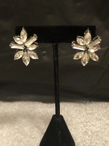 Vintage Clear Rhinestone Pierced Earrings Silvertone - Picture 1 of 6