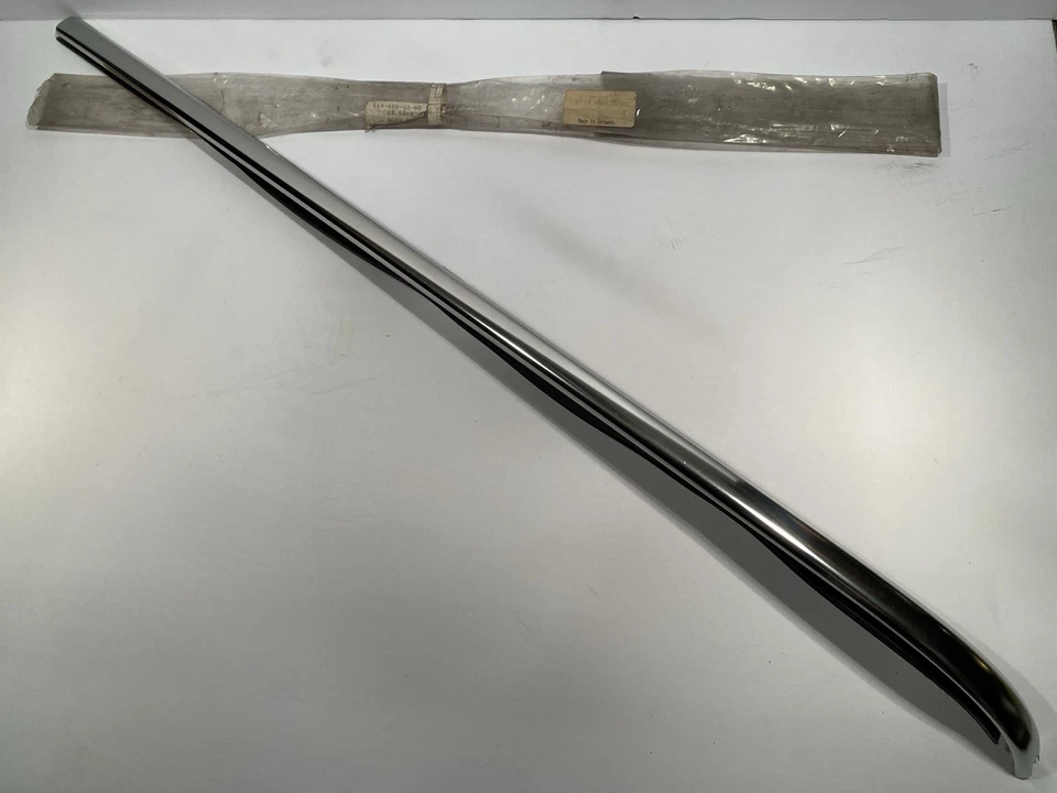 NOS 右侧后方 CHROME TRIM 梅赛德斯 W114 W115 300D 240D 220D 230 250 280 — 第 1/4 张图片
