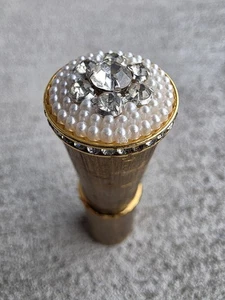 Estuche de lápiz labial Revlon vintage #586 - con pedrería y perlas de imitación - años 50 - Imagen 1 de 5