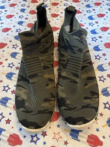 Yellow box Sneakers Camouflage Size 9 Women’s Shoes - Picture 1 of 5