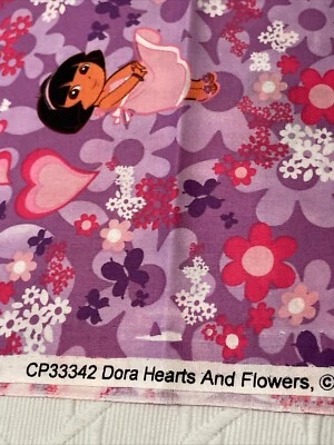 Tela Dora la Exploradora Corazones Flores Algodón Una Yarda Rosa Púrpura 2009 Foto 1 de 4