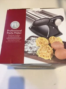 PL8 Professional Pasta Machine in Black, Model PL8-1590 - Picture 1 of 7
