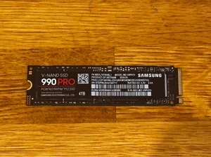 Samsung 990 PRO 4TB M.2 NVMe Internal SSD - Black (MZ-V9P4T0) - Photo 1/2