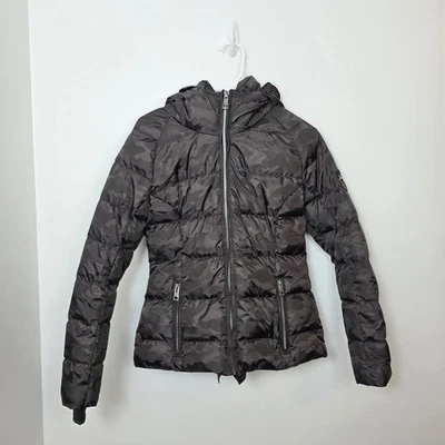 Chaqueta acolchada parka acolchada Skea negra camuflada aislada al aire libre talla 2 Foto 1 de 4